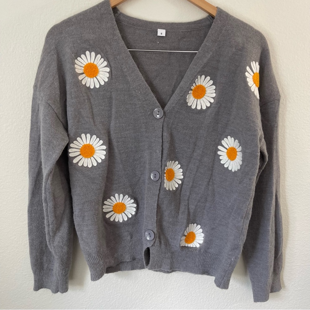 Women’s Warm Daisy Flower Cardigan Sweater Long Sleeve V-Neck Cropped Size S - Picture 3 of 9